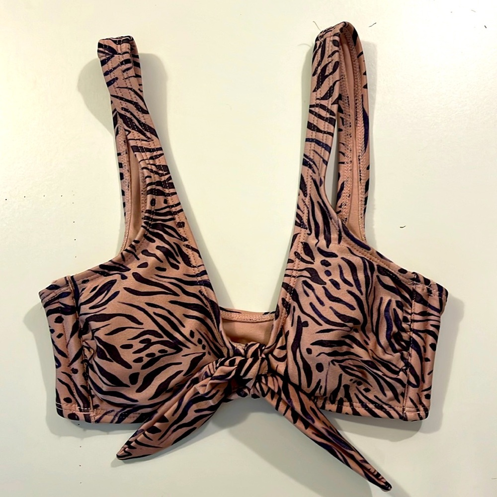 **Mix & Match** NWT xhilaration bikini top - Size XS